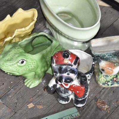 Up G Lot 23: Lot of Vintage Planters