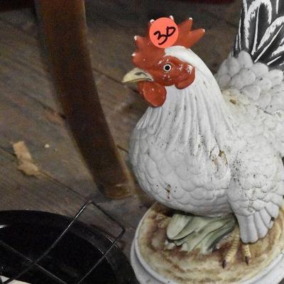 Up G Lot 30: Lot of Planters and Chicken