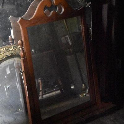 Up G Lot 37: Lot of Mirrors