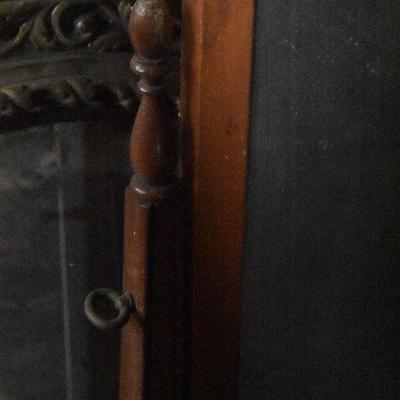 Up G Lot 37: Lot of Mirrors