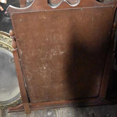 Up G Lot 37: Lot of Mirrors