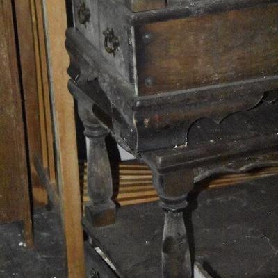 Up G Lot 39: Pair of Endtables-Project Pieces