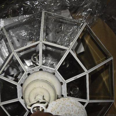 Up G Lot 41: Beveled Glass Hanging Lampshade