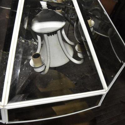 Up G Lot 41: Beveled Glass Hanging Lampshade