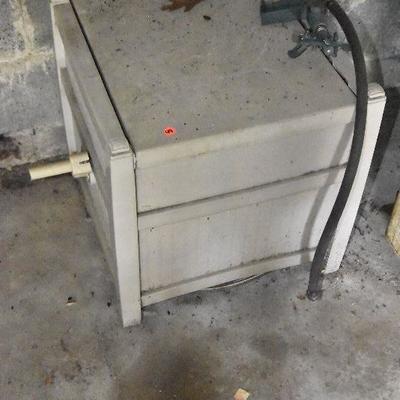 G Lot 49: Garden Hose Storage Box