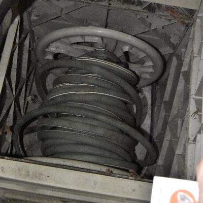 G Lot 49: Garden Hose Storage Box