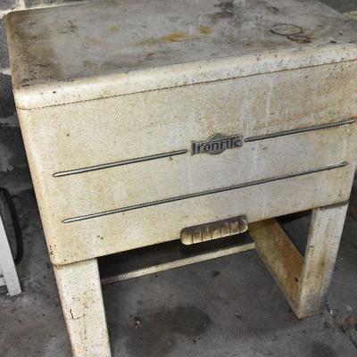 G Lot 50: Vintage Ironrite Industrial Iron