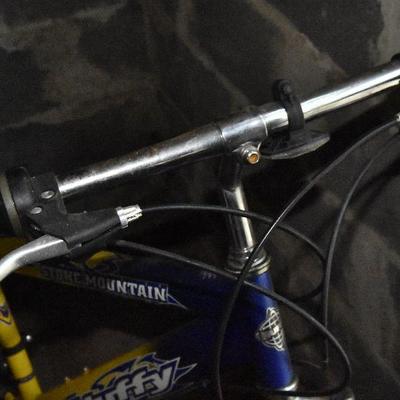 G Lot 53: Huffy Stone Mountain Bike