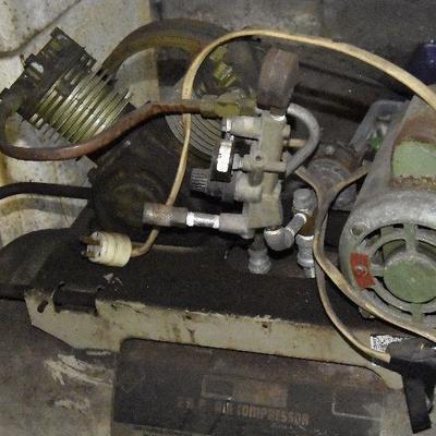 G Lot 54: Sears 2 HP Air Compressor