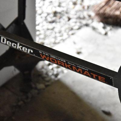 G Lot 63: Black & Decker Workmate and 4" level
