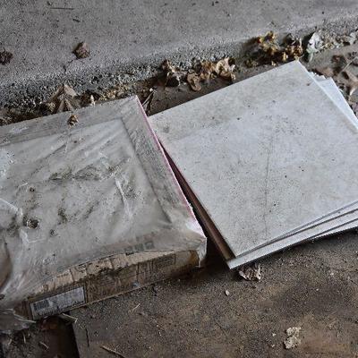 G Lot 69: 16" Tiles