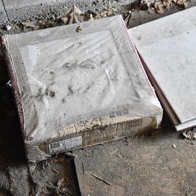 G Lot 69: 16" Tiles