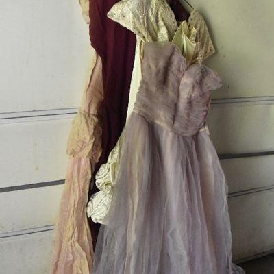 G Lot 71: Lot of Vintage Dresses