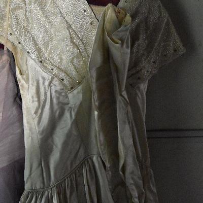 G Lot 71: Lot of Vintage Dresses