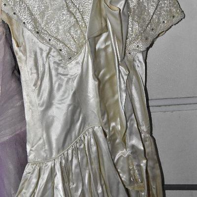 G Lot 71: Lot of Vintage Dresses