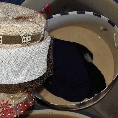 G Lot 73: Lot of Vintage Women's Hats