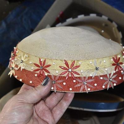 G Lot 73: Lot of Vintage Women's Hats