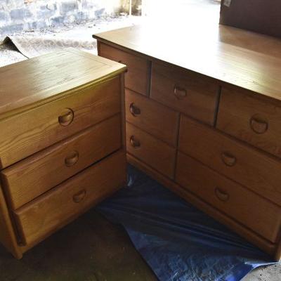 G Lot 77: Pair Stanley Dressers