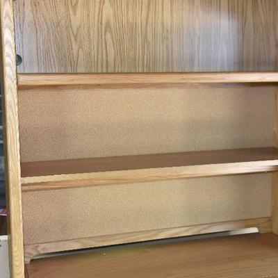 G Lot 78: Stanley Desk with Bookshelf