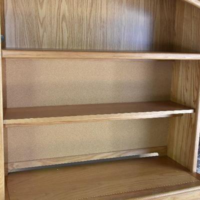 G Lot 78: Stanley Desk with Bookshelf