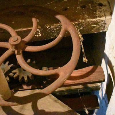 B Lot 16 Back  Basement:  Vintage Wine Press