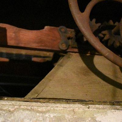 B Lot 16 Back  Basement:  Vintage Wine Press