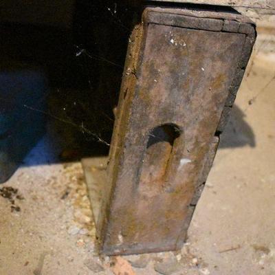 B Lot 11 Back Basement:  Vintage Crates