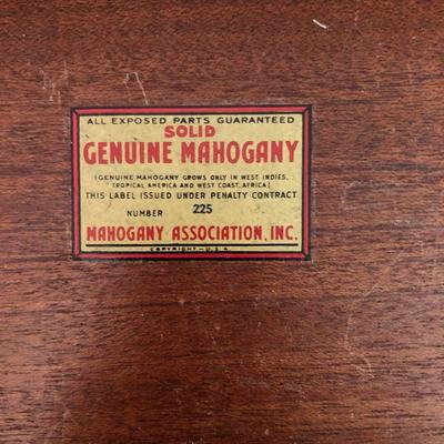 Lot 64 - Mahogany Georgetown Galleries Dresser