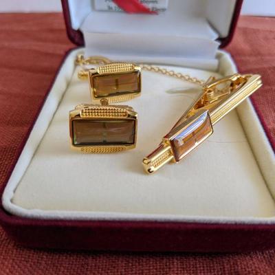 Tie Clip and Cuff Link Set Embedded with Decorative Microchip