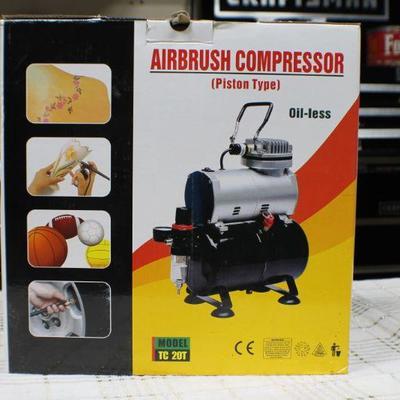 Lot 67: Airbrush Compressor 1/5 Horsepower w/ Box