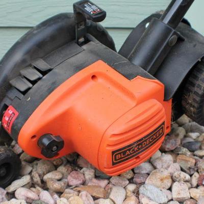 Lot 92: Black and Decker Corded Yard Edge Trimmer 