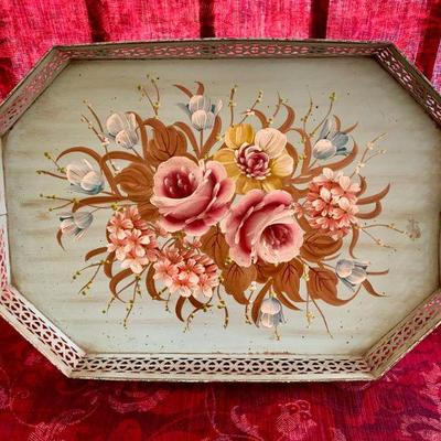 LOT 27  VINTAGE FLORAL PAINTED METAL TOLE TRAY