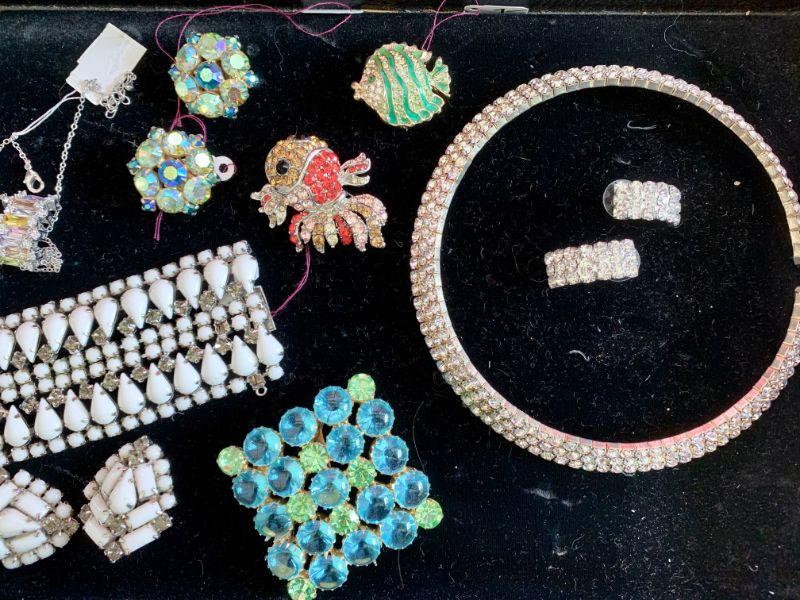 Vintage rhinestone hot sale jewelry lot