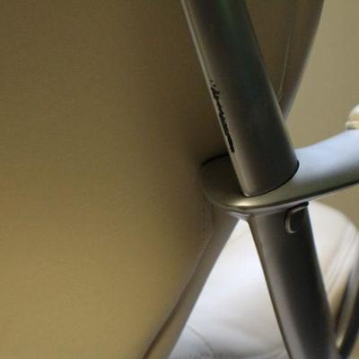 Lot 166: Vintage Laneâ„¢ Off White Leather Ergonomic Office Chair w/ Bottom Caster Wheels