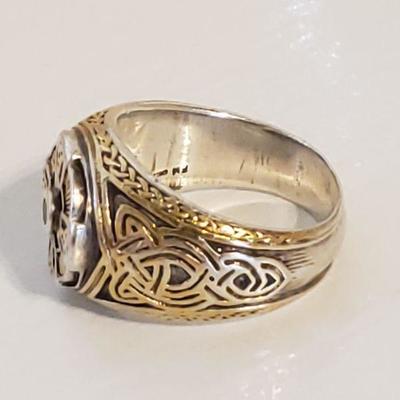 Lot 3: Mens Irish Sterling with Gold overlay Ring