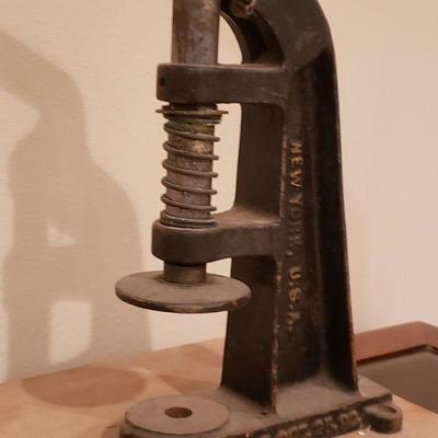 Lot 20: Antique Defiance Button Machine Press no. 1920