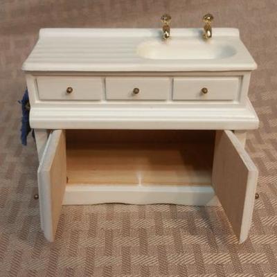 Miniature Dollhouse Bathroom Sink Cabinet, Tub & Toilet