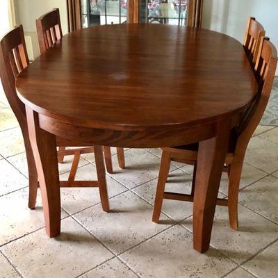 Dining Room Table, expandable with 4 Chairs