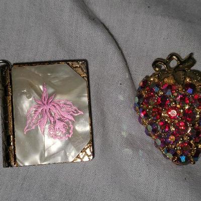 2 Antique Charms
