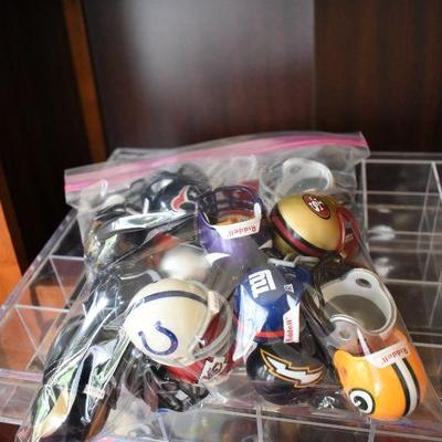 O Lot 21:  NFL Helmets