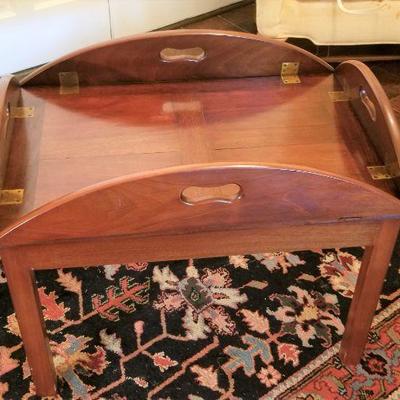 Lot #124  Butler's table with lift-off tray