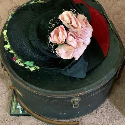 Antique hat box W/hats