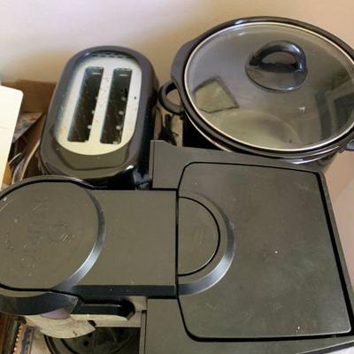 Lot of counter top appliances 