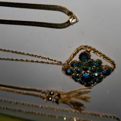 GOLD tone necklace lot