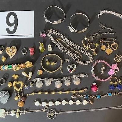LOT#9: Costume Jewelry Lot #3