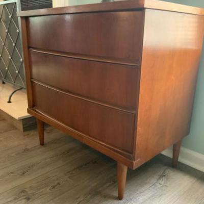 Bassett Mid Century Modern Table with drawers Lot 2261