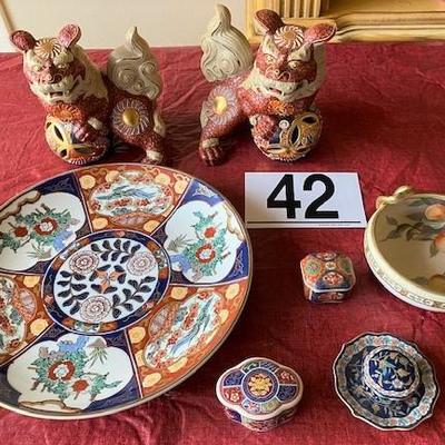 LOT#42: Asian Porcelain/Cermaic Lot with Foo Dogs