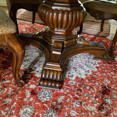 Beautiful Round Dining Room Table with Leaves