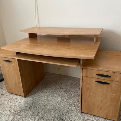 Multi tiered online computer desk