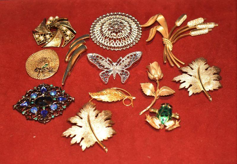 vintage costume brooches and pins